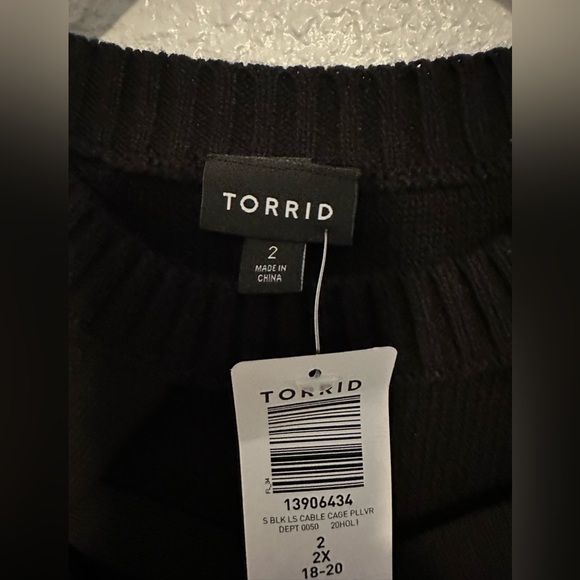 NWT Torrid Black Cable Cage Long Sleeve Pullover Sweater Size 2 (2X) - Picture 3 of 13